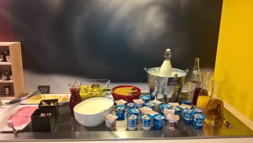 Imagen del bar/restaurante del Hotel IBIS GAP CENTRE. Foto 3