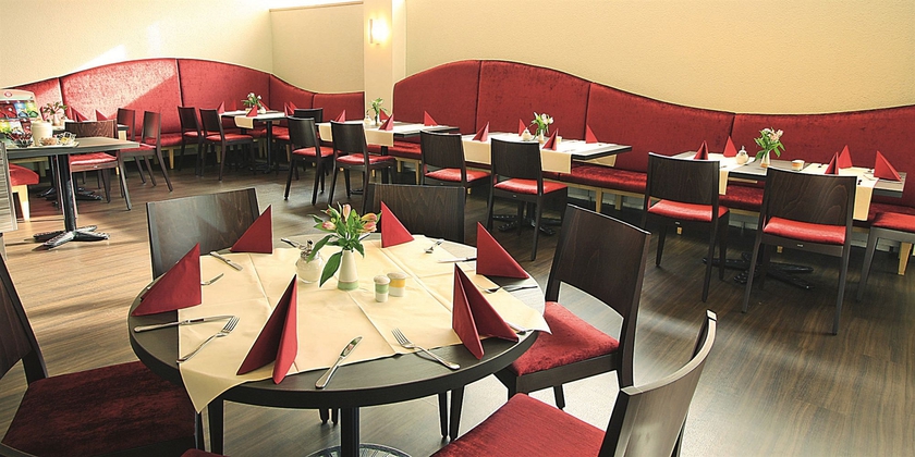 Imagen del bar/restaurante del Hotel IBIS KONIGSTEIN. Foto 3