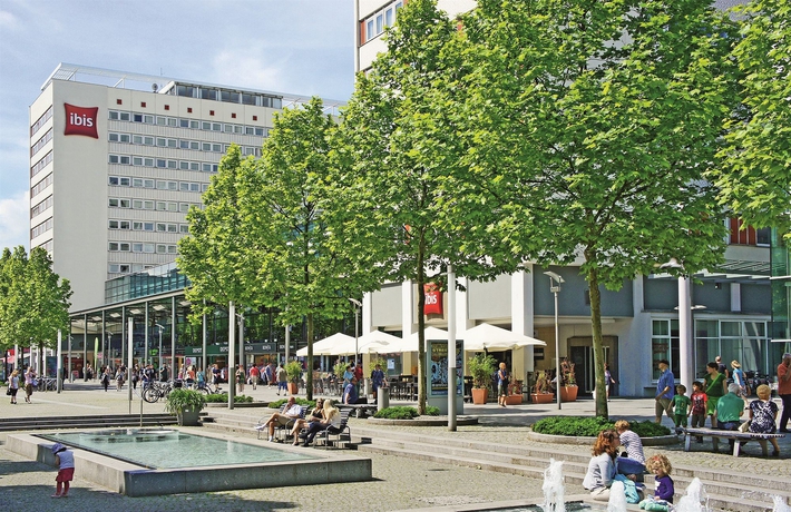 Imagen de los exteriores del Hotel IBIS KONIGSTEIN. Foto 10