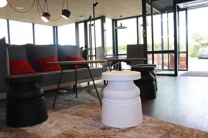 Imagen de los interiores del Hotel IBIS MELUN. Foto 18