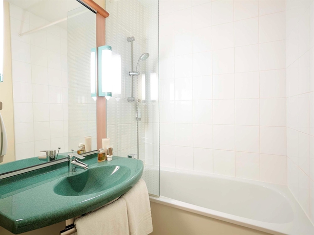 Imagen de la habitación del Hotel IBIS NARBONNE. Foto 13