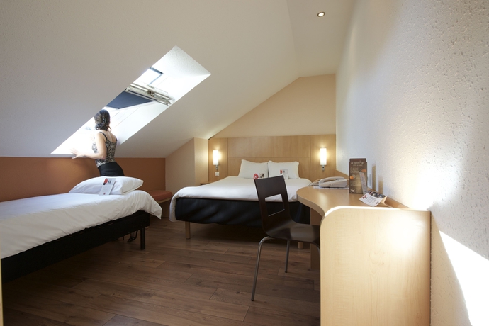 Imagen de la habitación del Hotel IBIS PAU CENTRE. Foto 6
