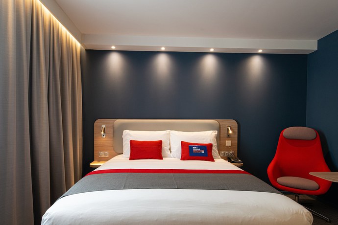 Imagen de la habitación del Hotel IBIS STYLES BORDEAUX LORMONT. Foto 13