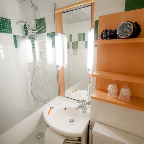 Imagen de la habitación del Hotel IBIS VANNES. Foto 18