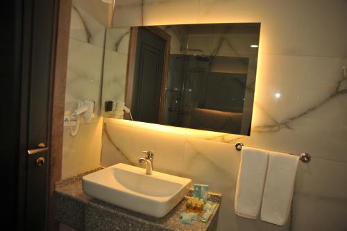 Imagen de la habitación del Hotel ICEBERG OTEL SARIKAMIŞ. Foto 16