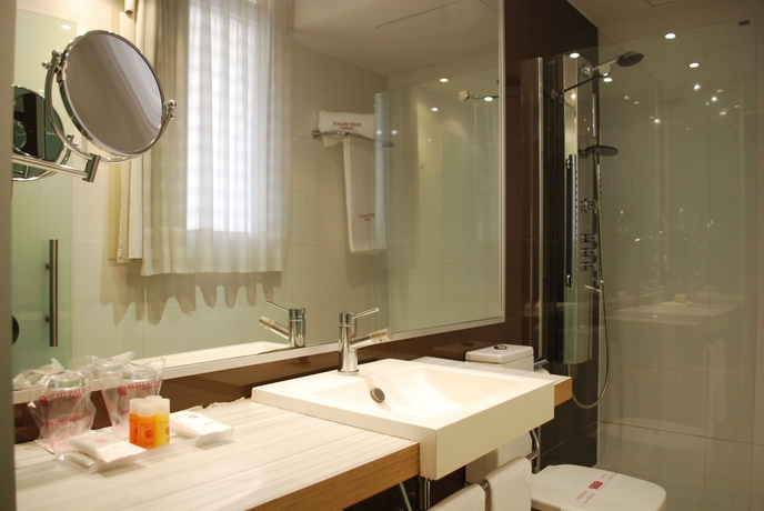 Imagen de la habitación del Hotel ICON BCN. Foto 7