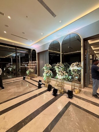 Imagen de los interiores del Hotel ICONIQA Mumbai International Airport. Foto 4