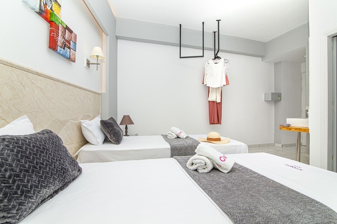 Imagen de la habitación del Hotel ICandy Sol. Foto 14