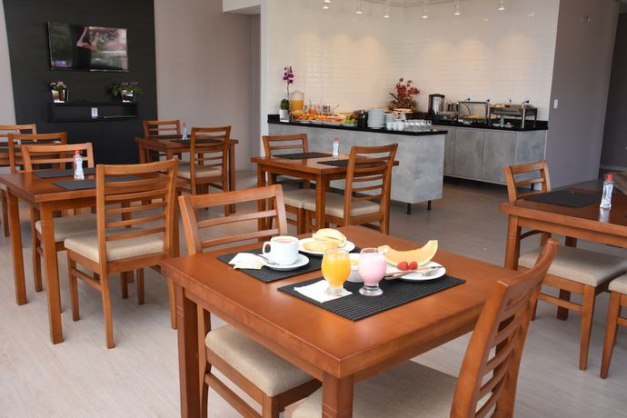 Imagen del bar/restaurante del Hotel ID. Foto 5