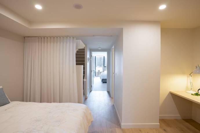 Imagen de la habitación del Hotel IFSuites Melbourne Village. Foto 6