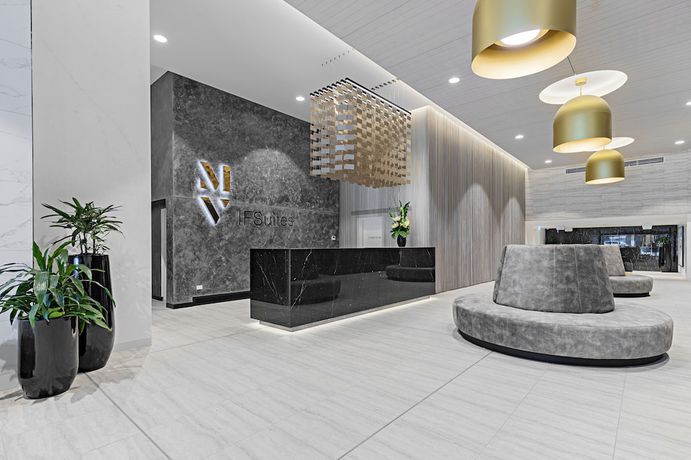 Imagen de los interiores del Hotel IFSuites Melbourne Village. Foto 20