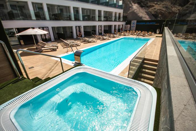 Imagen de la piscina del Hotel IG Nachosol Atlantic and Yaizasol by Servatur. Foto 11