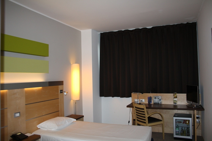Imagen de la habitación del Hotel IH HOTELS MILANO GIOIA. Foto 7