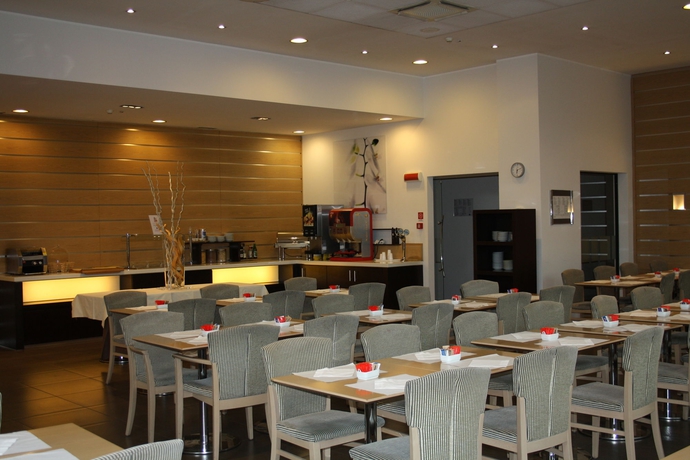 Imagen del bar/restaurante del Hotel IH HOTELS MILANO GIOIA. Foto 2