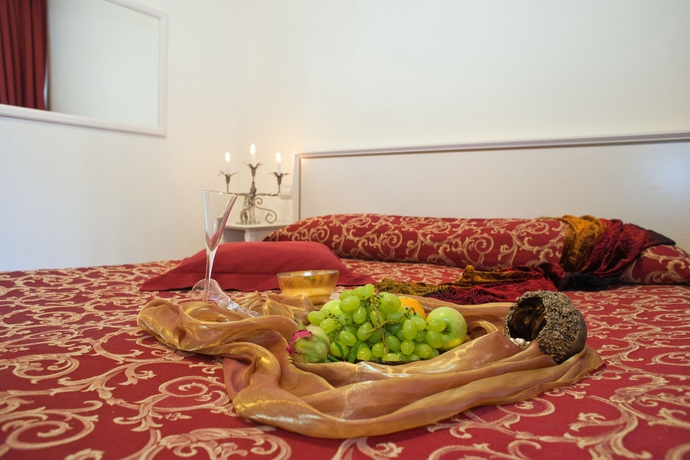 Imagen de la habitación del Hotel IH Hotels Venezia Salute Palace. Foto 10