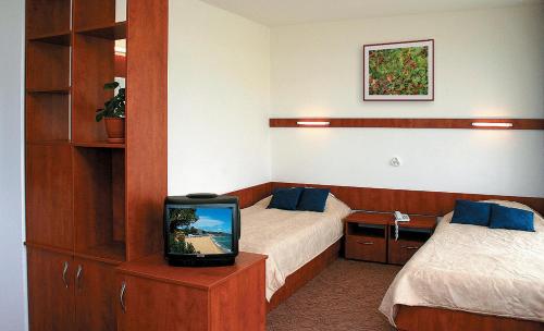 Imagen de la habitación del Hotel IHS. Foto 6