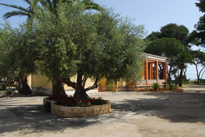 Imagen de los exteriores del Hotel IL PARCO - CENTRO BENESSERE. Foto 7