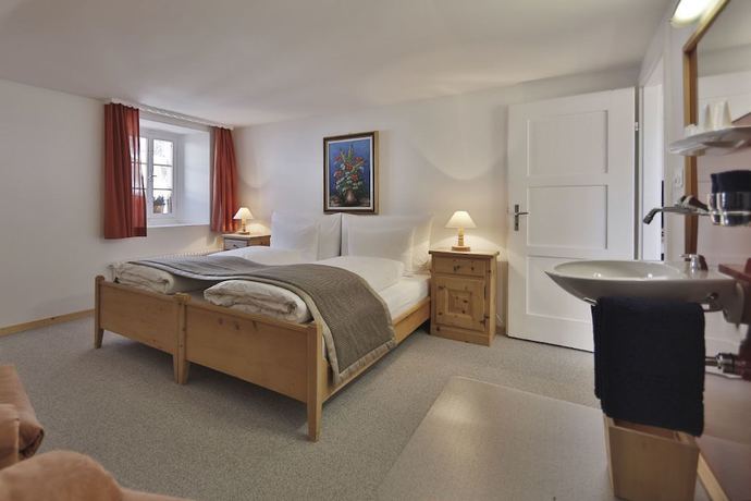 Imagen de la habitación del Hotel IN LAIN Cadonau. Foto 15