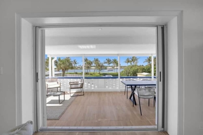 Imagen de la habitación del Hotel INLET PALM BEACHES. Foto 4