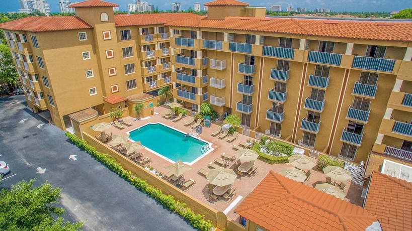 Imagen de los exteriores del Hotel INN OF NAPLES. Foto 14