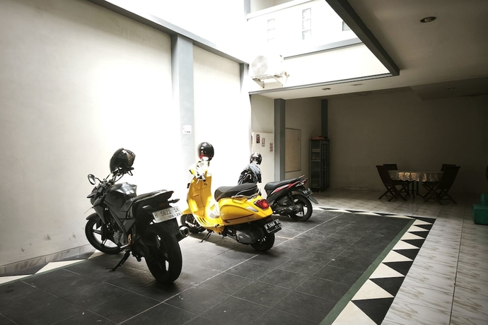 Imagen de los interiores del Hotel INNCA Singa Utara, Semarang. Foto 12