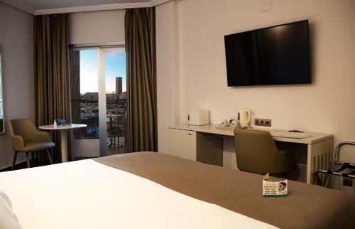 Imagen de la habitación del Hotel INNSiDE Alicante Porta Maris. Foto 3