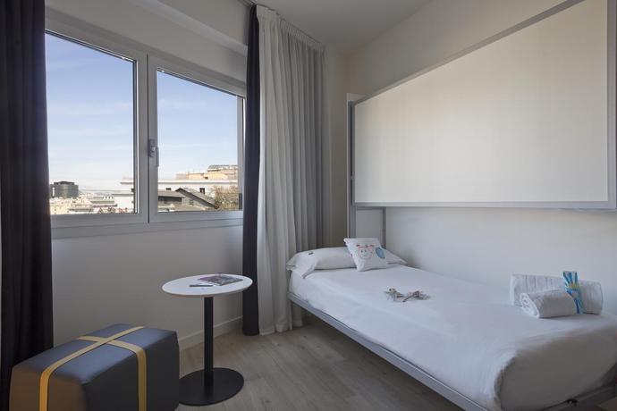 Imagen de la habitación del Hotel INNSiDE Barcelona Apolo. Foto 10