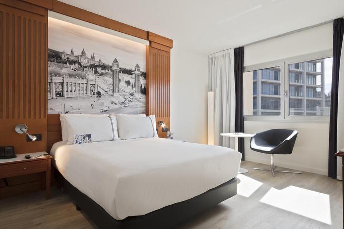 Imagen de la habitación del Hotel INNSiDE Barcelona Apolo. Foto 11