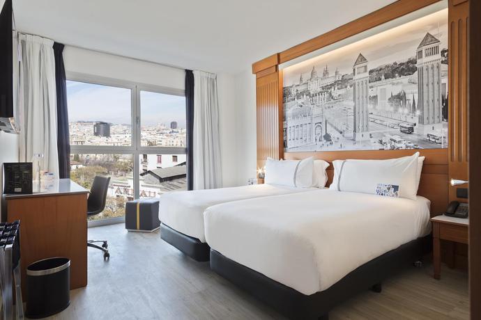 Imagen de la habitación del Hotel INNSiDE Barcelona Apolo. Foto 12