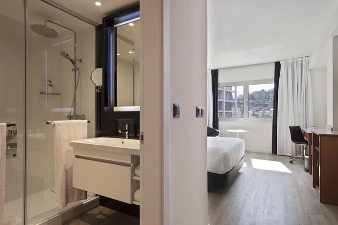 Imagen de la habitación del Hotel INNSiDE Barcelona Apolo. Foto 13