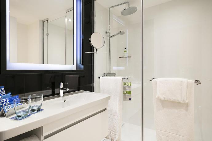 Imagen de la habitación del Hotel INNSiDE Barcelona Apolo. Foto 19