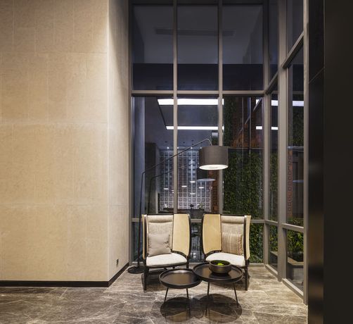 Imagen de los interiores del Hotel INNSiDE Saigon Central. Foto 19