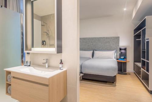 Imagen de la habitación del Hotel INNSiDE by Meliá Madrid Valdebebas. Foto 2