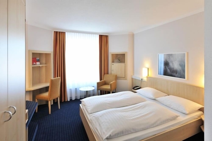 Imagen de la habitación del Hotel INTERCITY KIEL. Foto 3