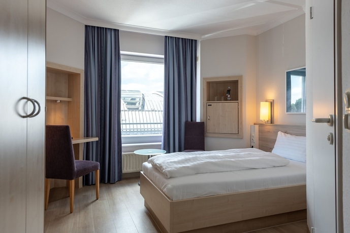 Imagen de la habitación del Hotel INTERCITY KIEL. Foto 4