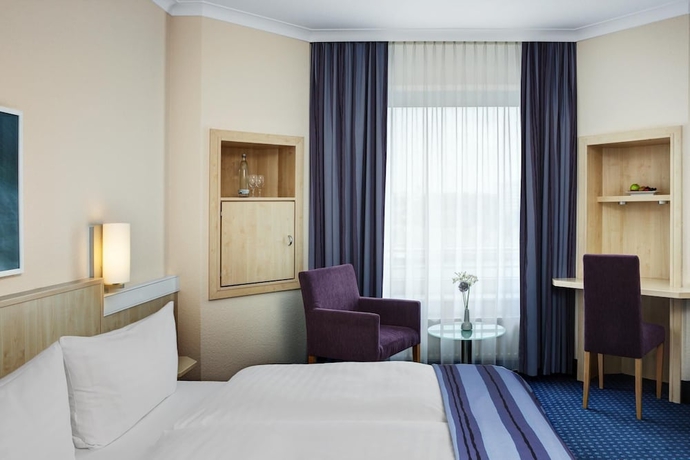 Imagen de la habitación del Hotel INTERCITY KIEL. Foto 10