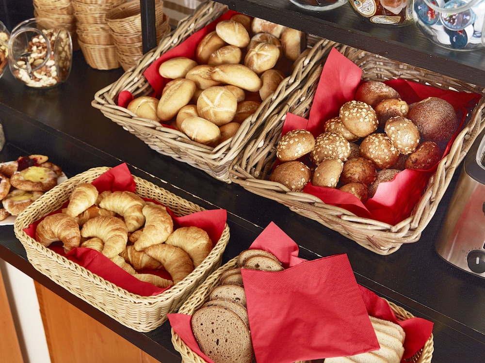 Imagen del bar/restaurante del Hotel INVITE Hotel an der Kaiserburg. Foto 2