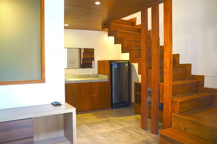 Imagen de la habitación del Hotel IOOVE Tanjung Seminyak Suites. Foto 8