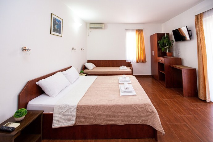 Imagen de la habitación del Hotel IPER. Foto 4