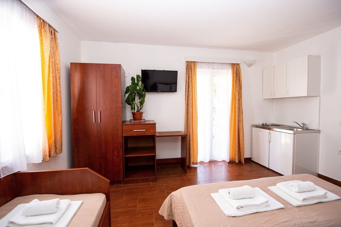 Imagen de la habitación del Hotel IPER. Foto 5