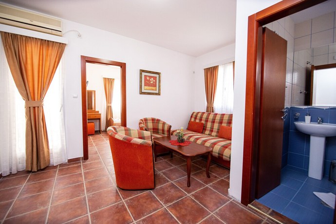 Imagen de la habitación del Hotel IPER. Foto 6