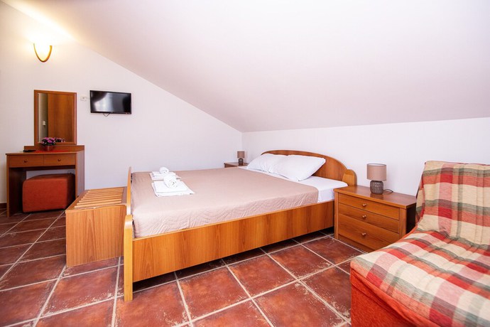 Imagen de la habitación del Hotel IPER. Foto 11