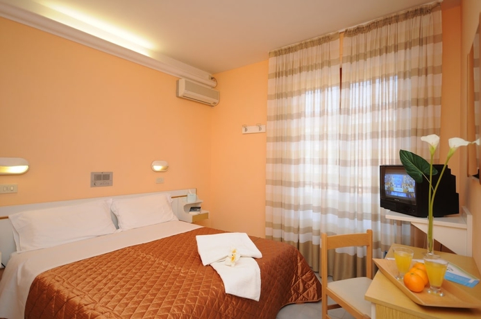 Imagen de la habitación del Hotel IRIS, Chianciano Terme. Foto 8