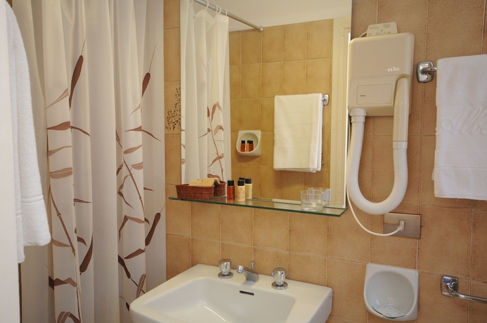 Imagen de la habitación del Hotel IRIS, Chianciano Terme. Foto 12
