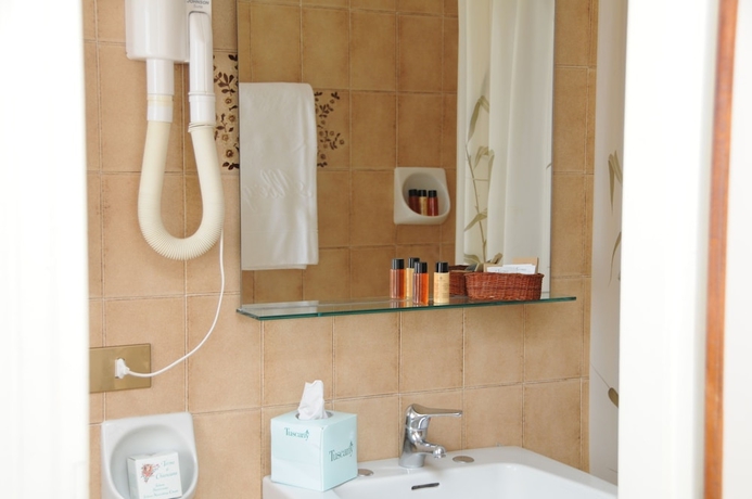 Imagen de la habitación del Hotel IRIS, Chianciano Terme. Foto 13