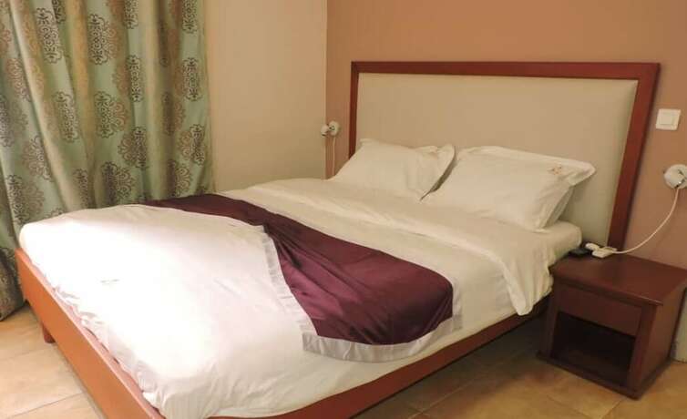 Imagen de la habitación del Hotel IRIS HOTEL, Yaound&eacute;. Foto 17