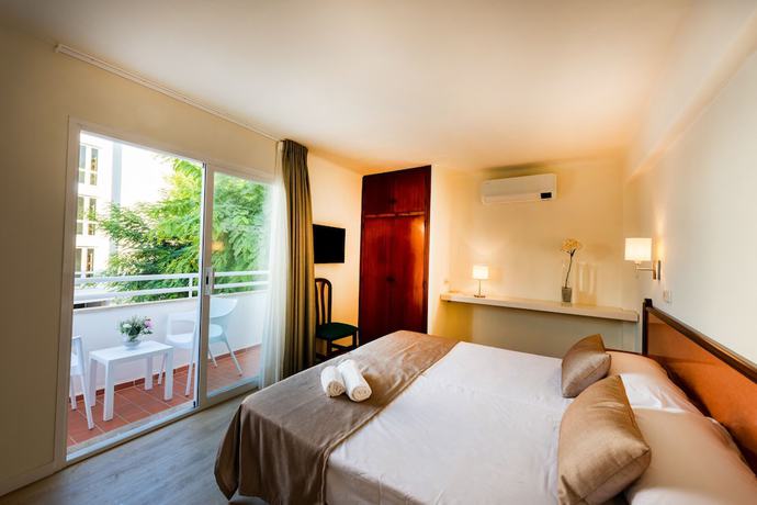Imagen de la habitación del Hotel IROCO HOSTAL. Foto 2