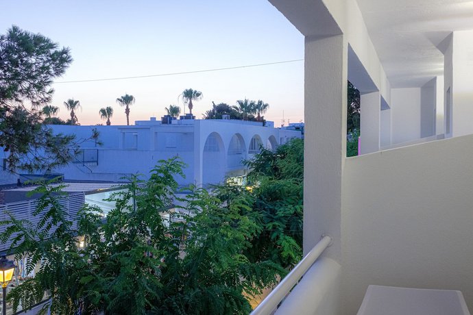 Imagen de la habitación del Hotel IROCO HOSTAL. Foto 3