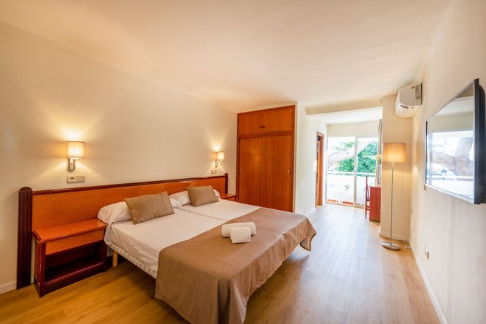 Imagen de la habitación del Hotel IROCO HOSTAL. Foto 13