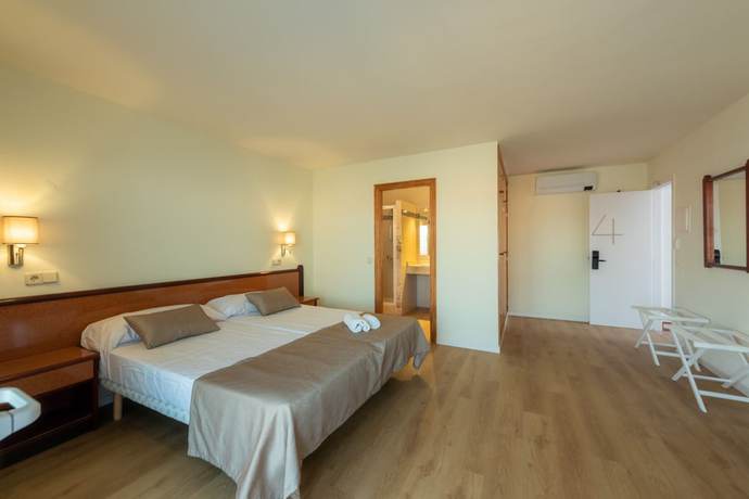 Imagen de la habitación del Hotel IROCO HOSTAL. Foto 15